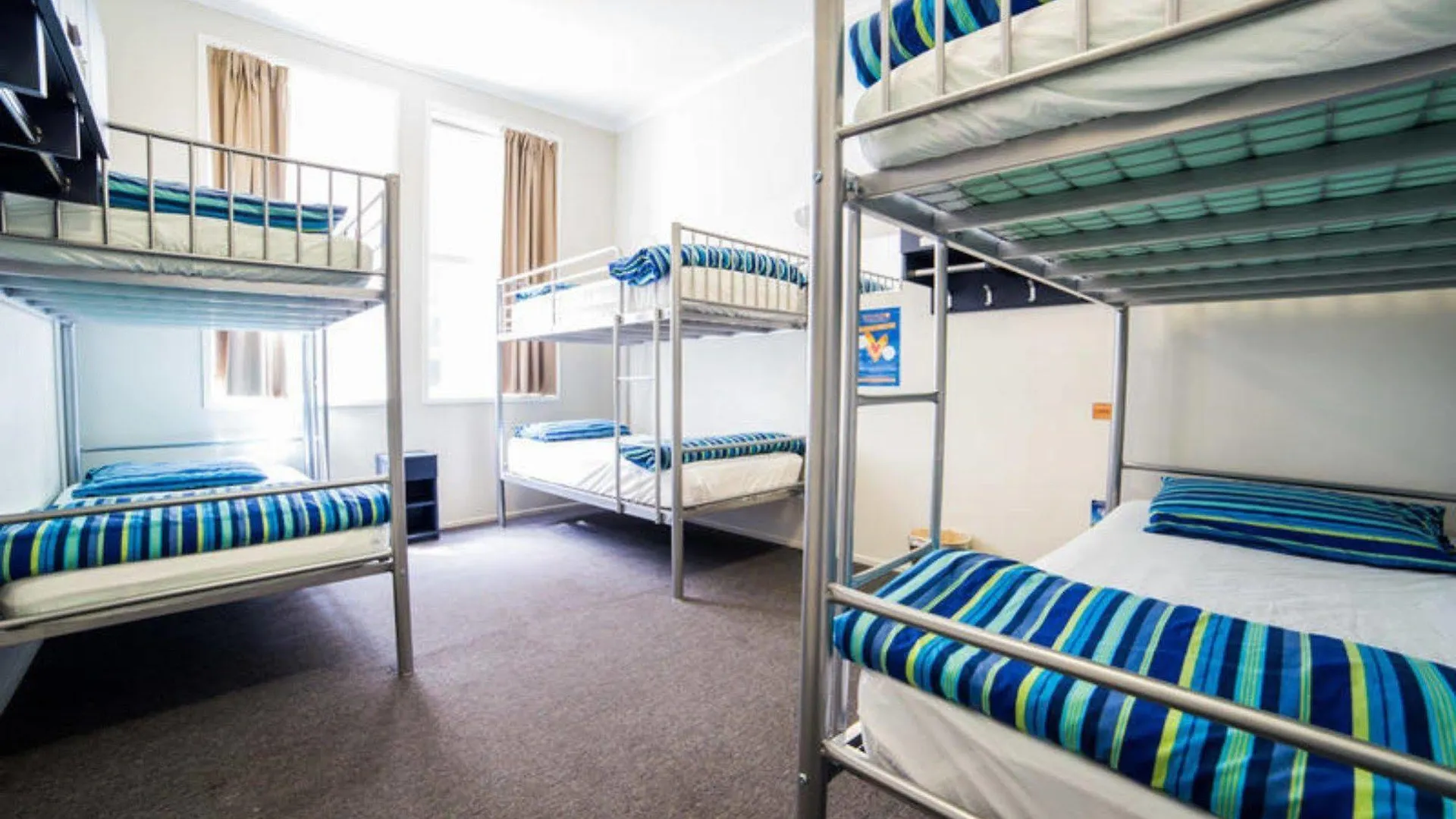 Nomads Capital Backpackers - Wellington (Adults Only) Hostel